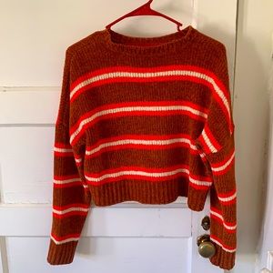 Volcom cropped sweater, size XS (0/2) but can fit a M as a crop as well.